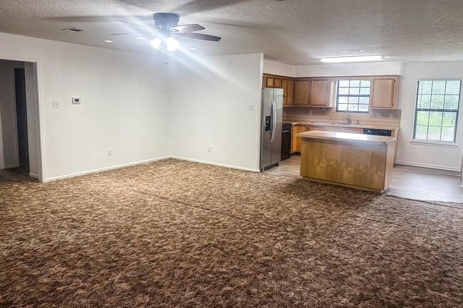 Building Photo - 1401 Ave O