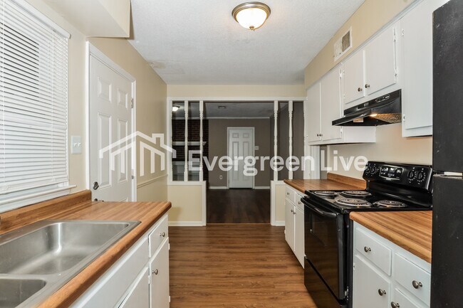 Foto del edificio - 5070 Quince Rd