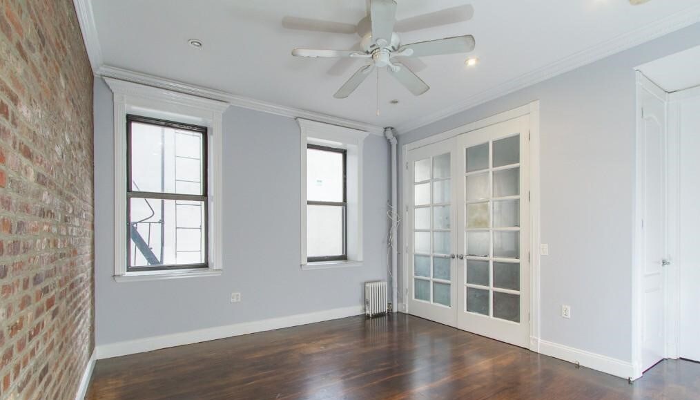 Foto principal - 346 E 18th St