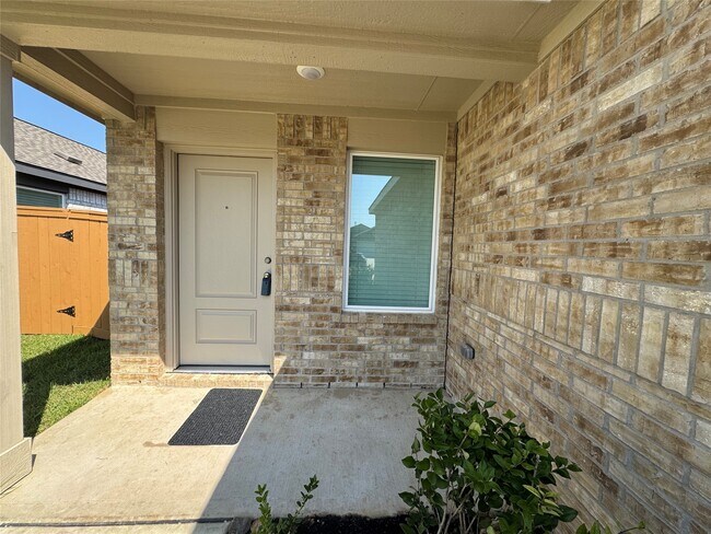 Building Photo - 3085 Fantasy Ter Dr