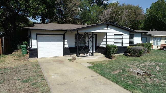Foto del edificio - 2113 Cloverdale St