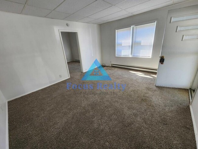 Foto del edificio - 593 E Main St