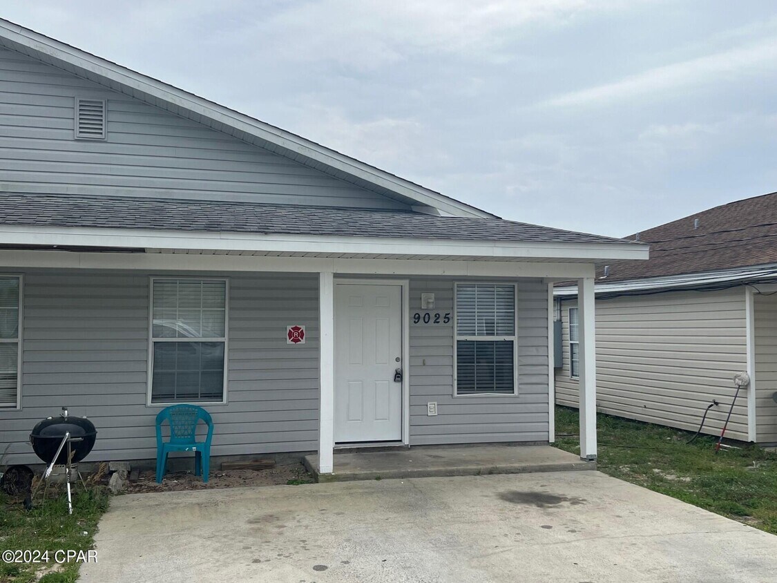 Foto principal - 9025 Houston St