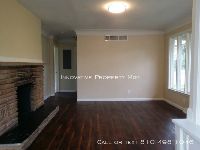 Building Photo - 3185 Hatherly Ave