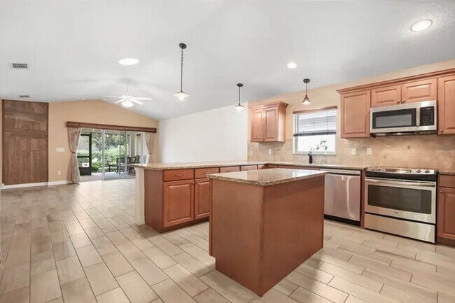 Foto del edificio - 30429 Island Club Dr