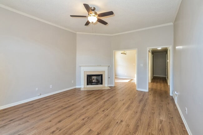 Building Photo - 2219 Lake Hill Ct