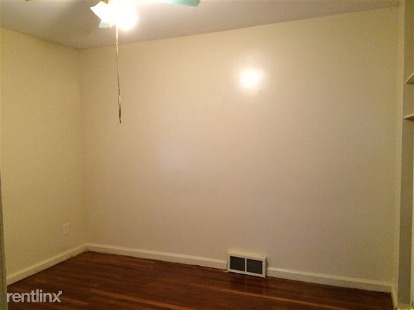Building Photo - 23088 Brittany Ave