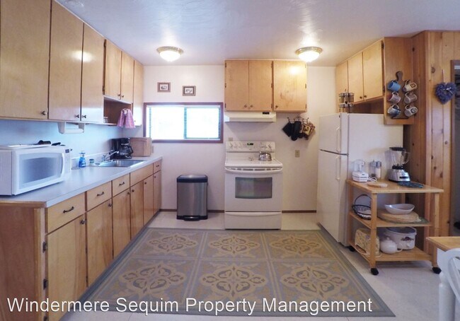 Building Photo - 1 br, 1 bath House - 206 Carlsborg Rd.