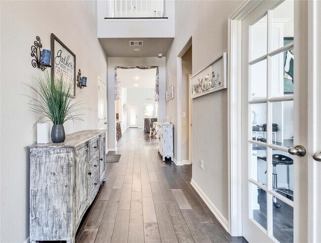 Building Photo - 11903 Deering Pl