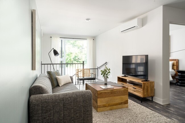 Building Photo - 2085 Av. Papineau
