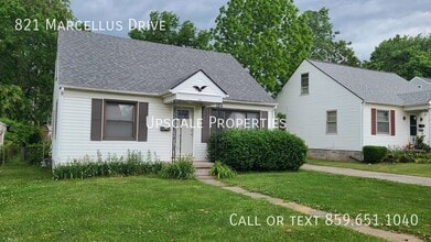 Building Photo - 821 Marcellus Dr