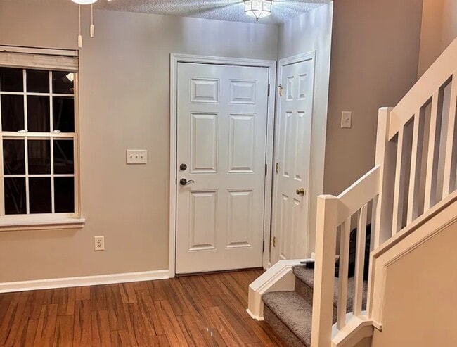 Front Entry - 108 Mangum Cir