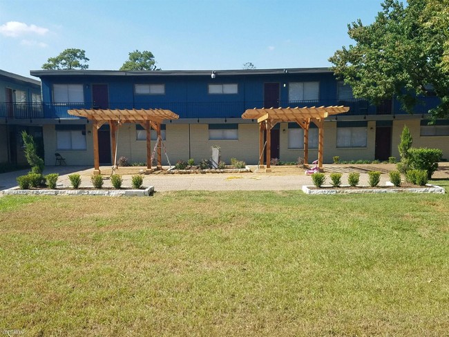 Building Photo - 4411 Fulton St