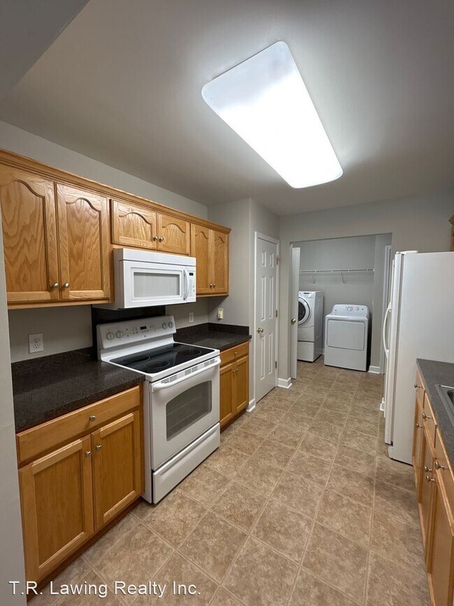 Building Photo - 3 br, 2 bath House - 112 Crescent Street