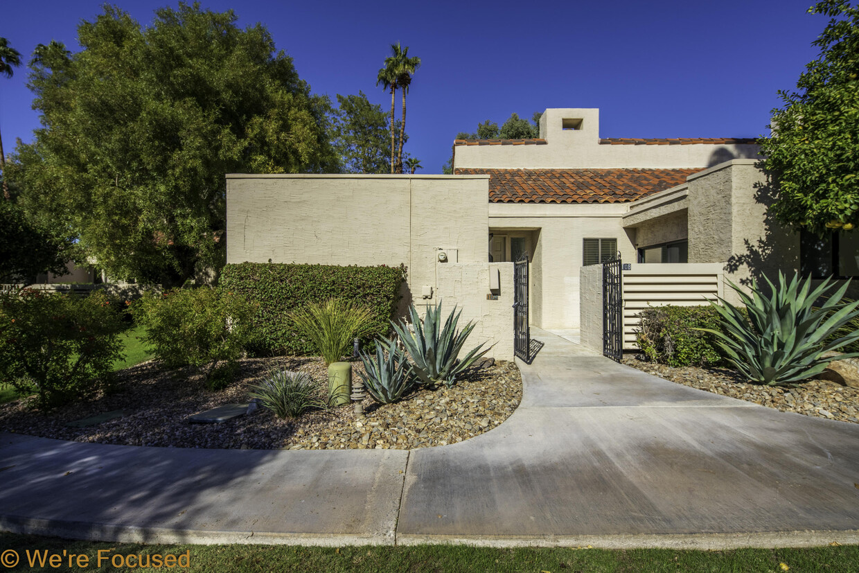 Primary Photo - 108 Mission Hills Dr