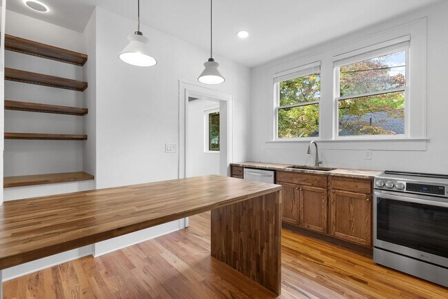 Foto del edificio - 3107 Old Buncombe Rd