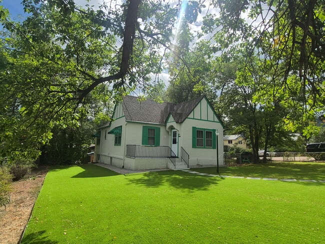 Building Photo - 1105 Cheyenne Blvd