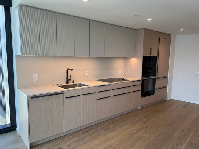 Building Photo - Newly open building, "The Park Ward Village", 1-Bed,1-Bath corner unit