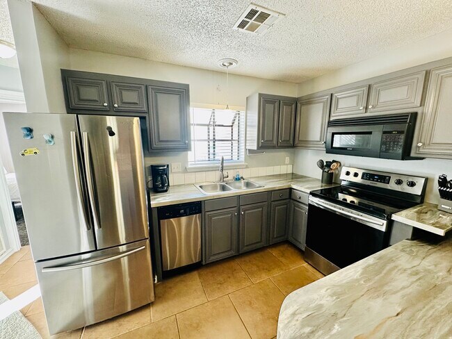 Foto del edificio - 110 Willow Branch Dr