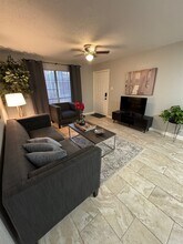 Building Photo - 3316 N MacGregor Way