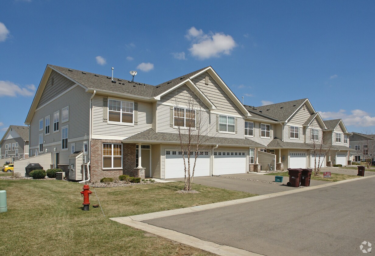 Foto del edificio - Independence Drive Apartments