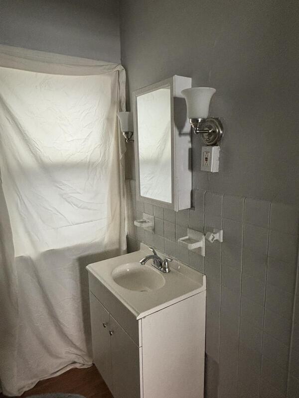 Foto del edificio - 2931 East 112th Street - 1
