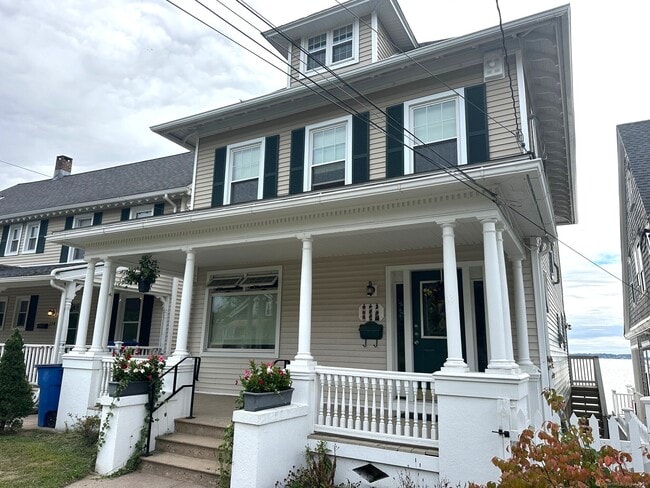 Building Photo - 112 Townsend Ave