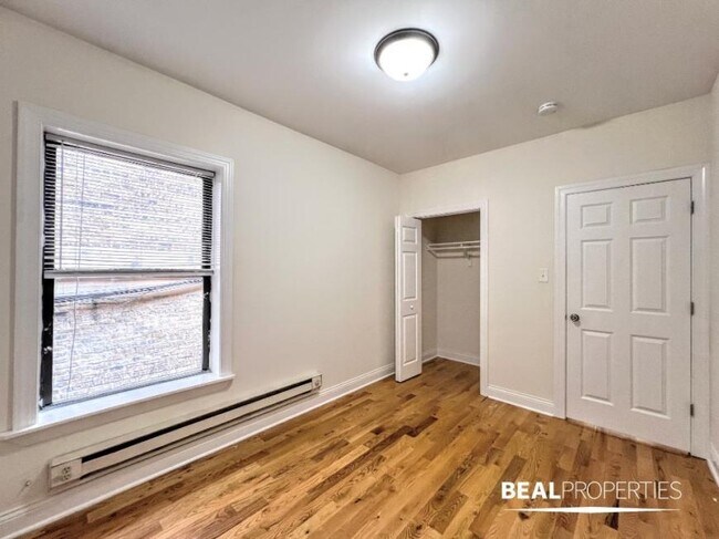 Building Photo - 1 bedroom in CHICAGO IL 60613