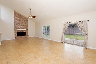 Building Photo - 2731 Colony Dr