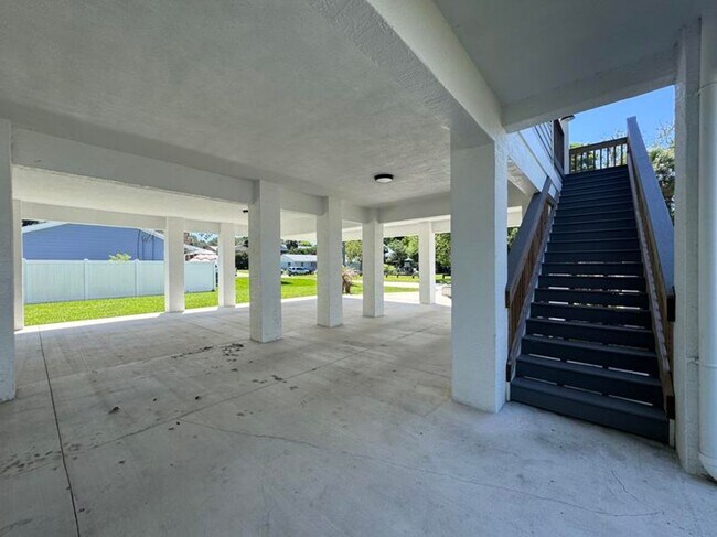 Foto del edificio - 4 Bedroom in Tomoka View
