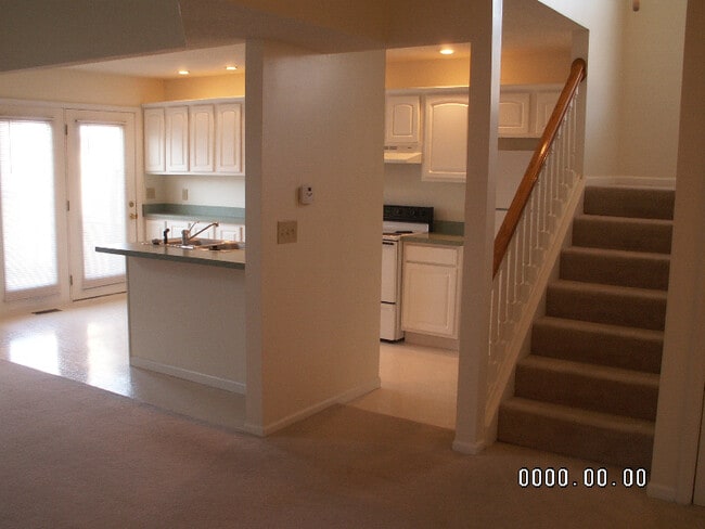 Building Photo - 931 Jasmine Dr