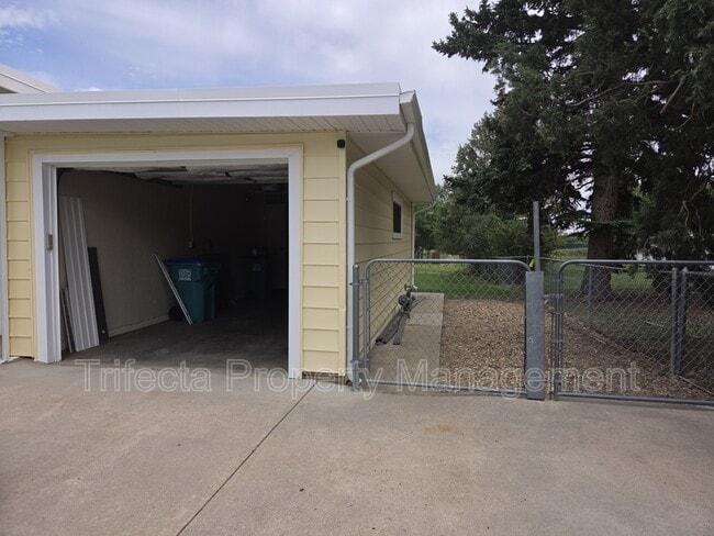 Building Photo - 630 N Taft Hill Rd
