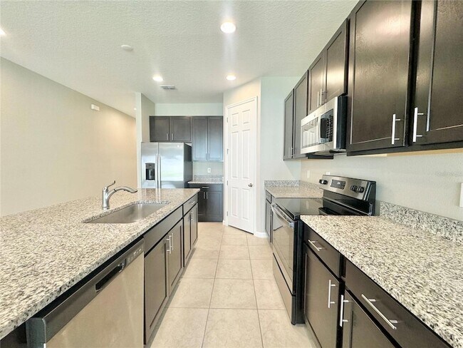 Building Photo - 508 Lake Smart Blvd