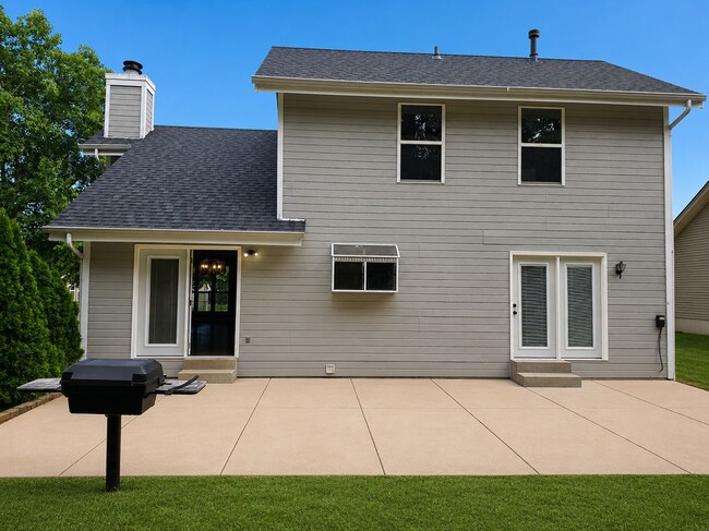 Building Photo - 325 Westbrook Dr