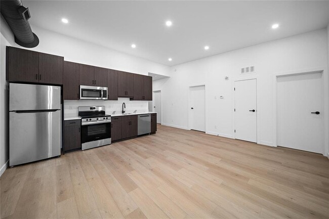 Building Photo - 287 Hamilton St