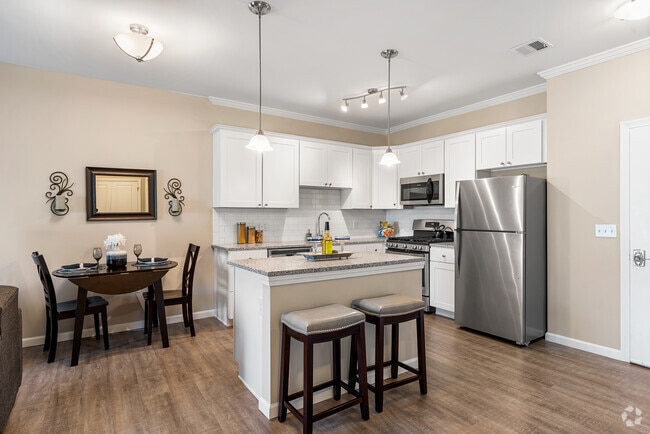 1BR, 1BA - 780 SF - Covered Bridge