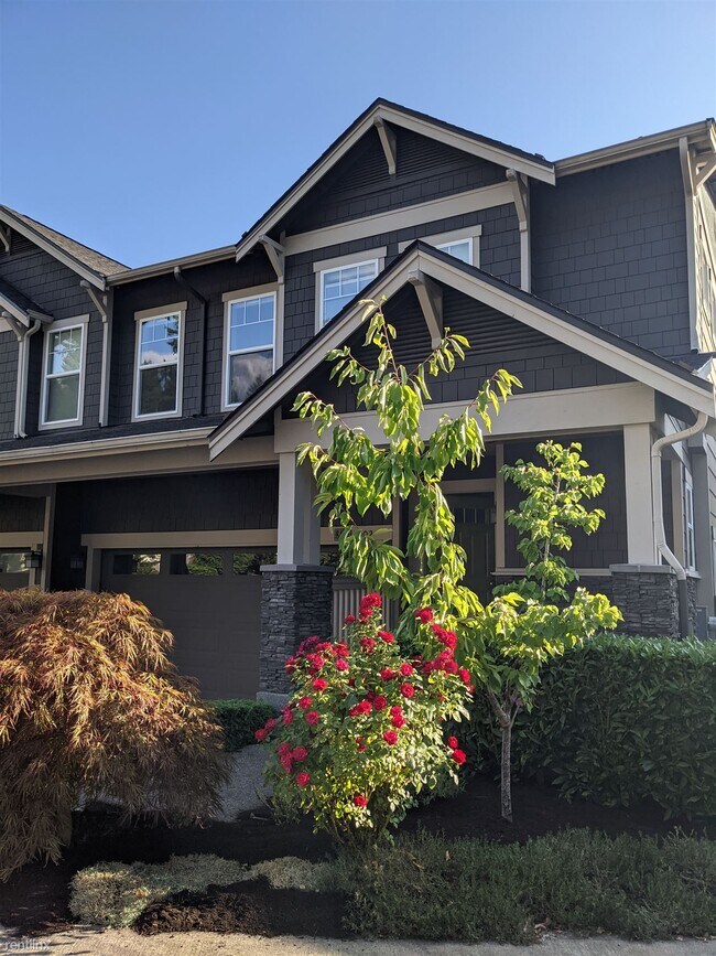 Building Photo - 4 br, 3.5 bath Townhome - 8465 169th Place...