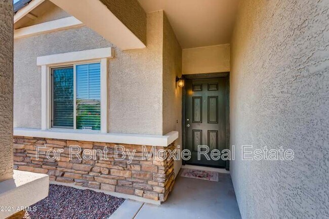 Building Photo - 325 E Kona Dr