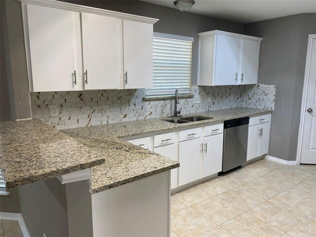 Building Photo - 18615 Timber Twist Dr