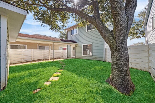 Foto del edificio - 15835 S Alley Ct