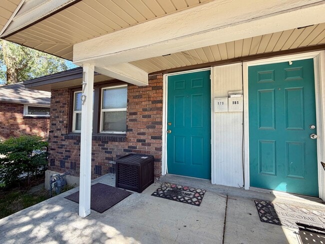 Photo - 181 Yale Ave S Townhome