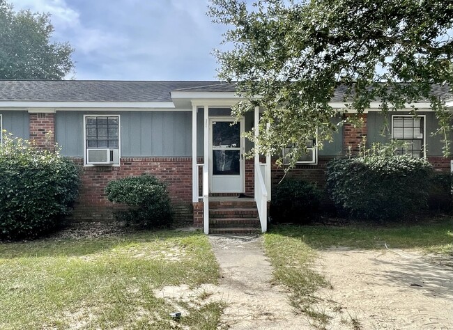 Building Photo - 3908 Persimmon St