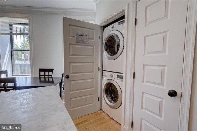 Foto del edificio - 1200 Shepherd St NW