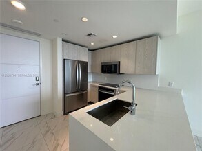 Building Photo - 2000 Metropica Wy