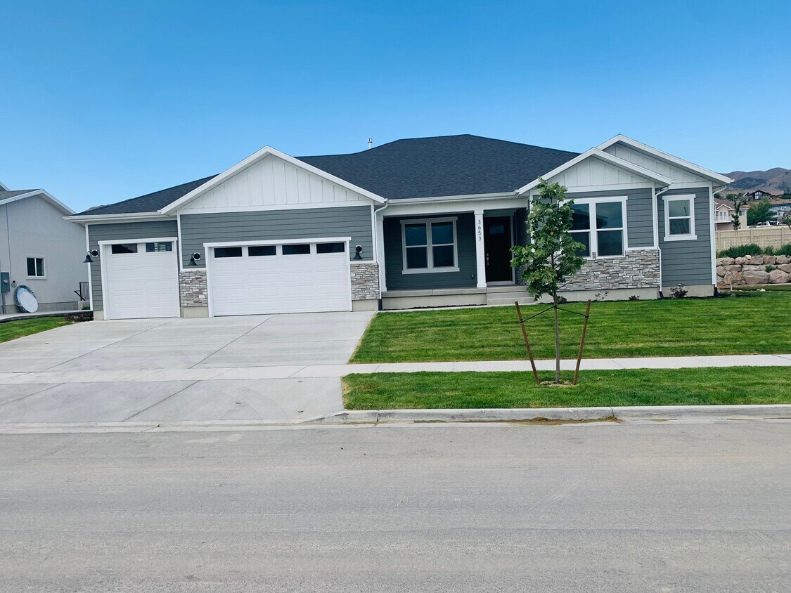 Front of the home - 3653 S Garibaldi Way