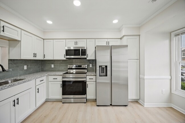 Building Photo - 5589 Campus Dr
