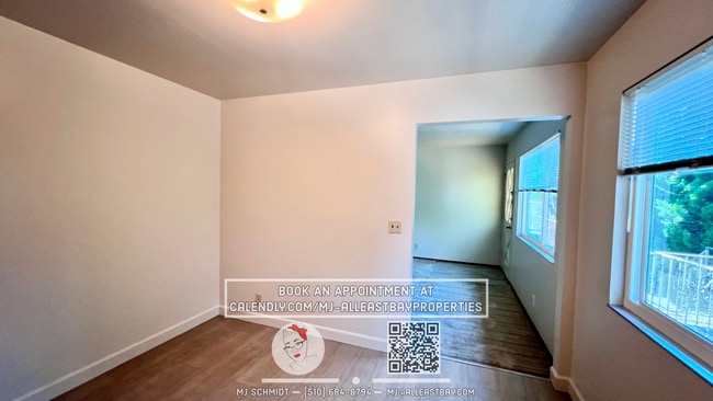 Building Photo - Spacious top floor 2 bedroom, w/ new carpet & windows, walking distance to Bart