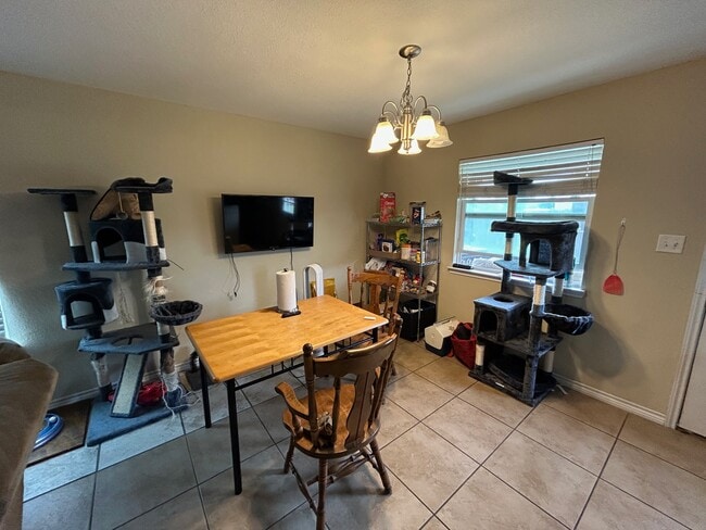 Building Photo - 2502 Horse Shoe Dr