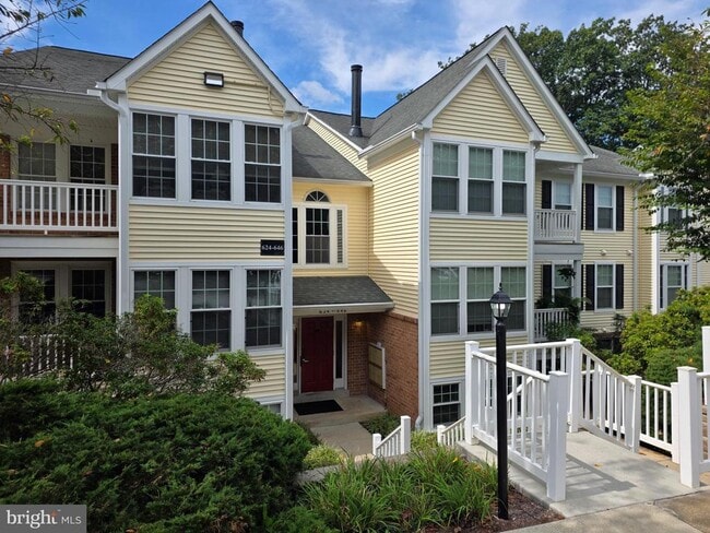 Building Photo - 628 Southern Hills Dr