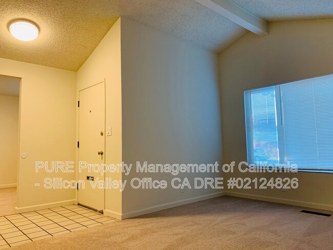 Building Photo - 1378 Alvernaz Dr